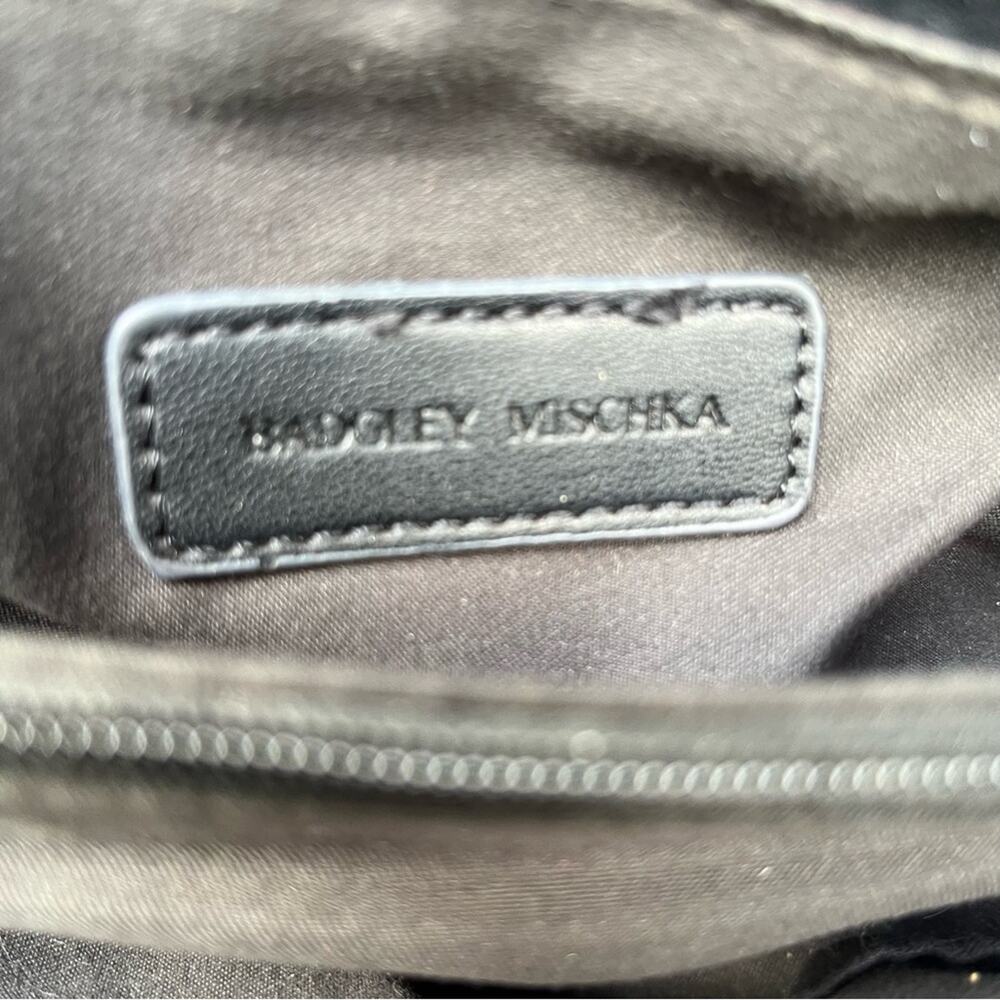 * Badgley Mischka * Quilted Messenger Bag - Picture 5 of 10